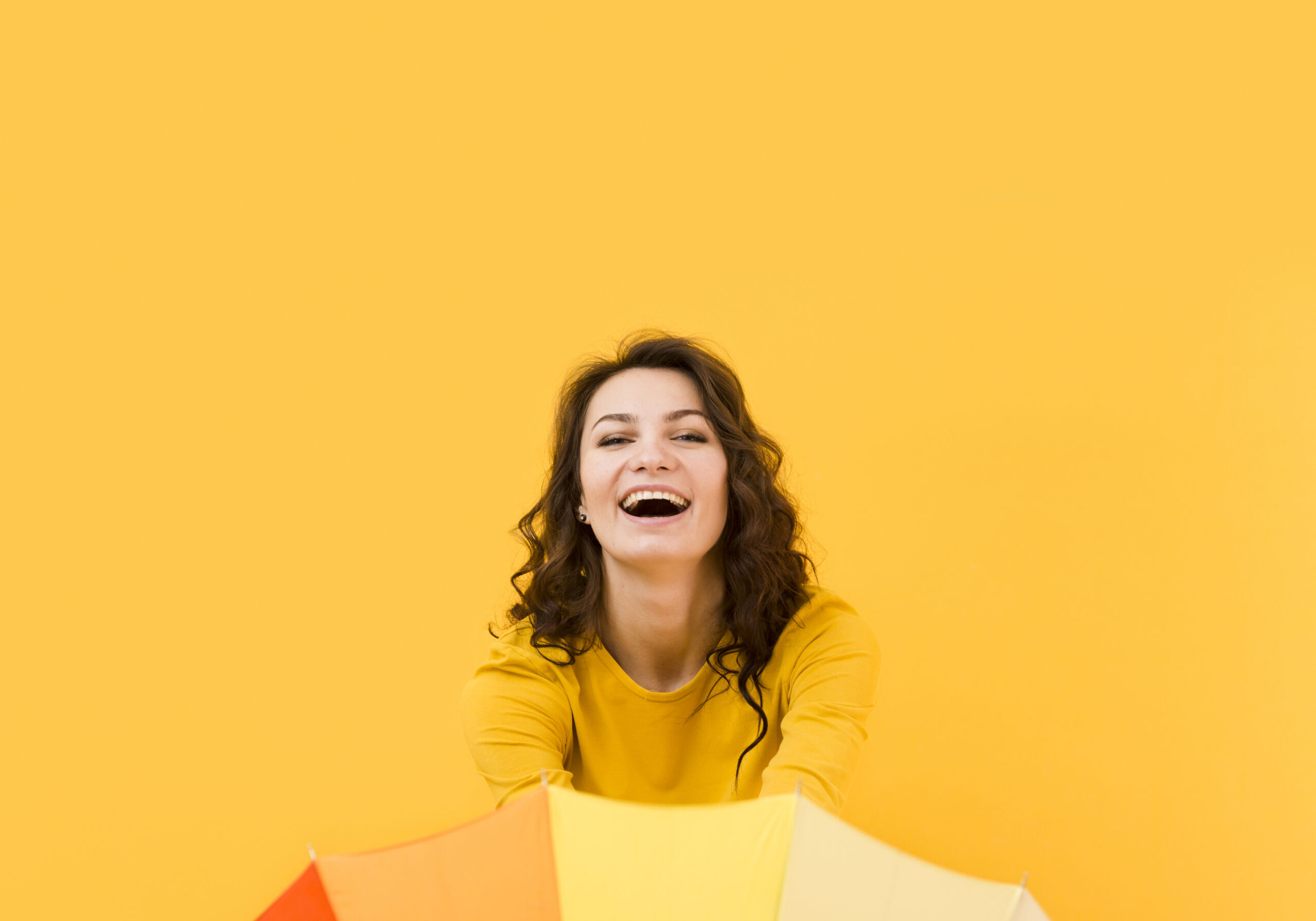 front-view-woman-with-copy-space